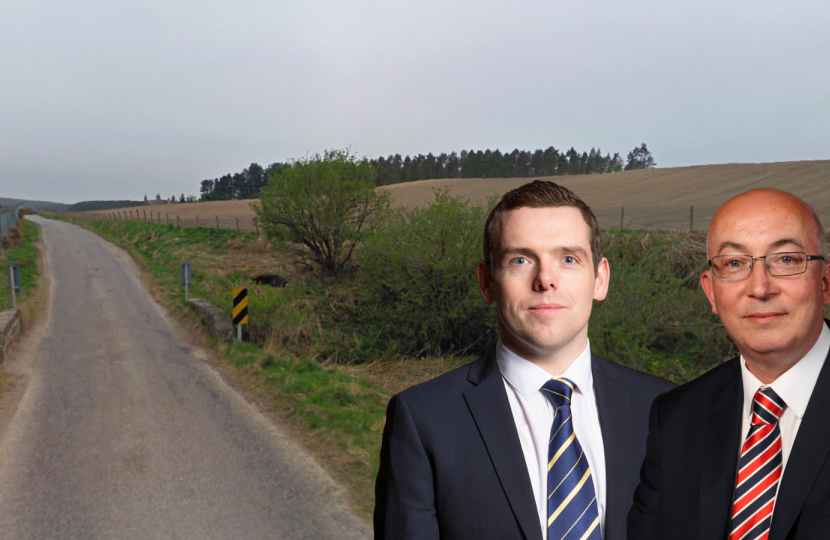 Douglas Ross and Marc Macrae infront of Foths Bridge