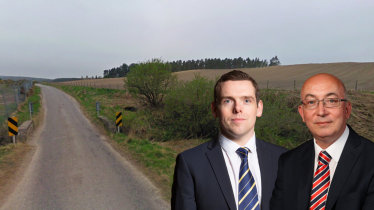 Douglas Ross and Marc Macrae infront of Foths Bridge